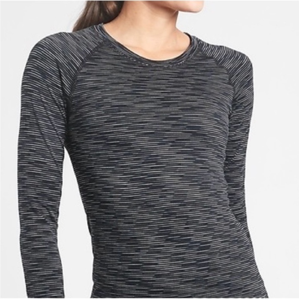 Athleta Momentum Long Sleeve Space Dye Black Seamless Top